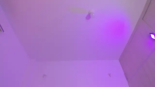 TINY PEACH online show from 11/20/25, 11:33