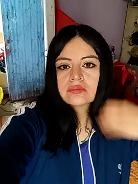 Snapshot of braidqueen00 chatting on 02/10/26, 02:38 braidqueen00 online show from 02/10/26, 02:38