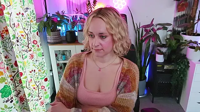 xzoeyryanx online show from 02/10/26, 06:40