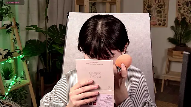 Snapshot of RickiOwens chatting on 01/07/26, 07:02 RickiOwens online show from 01/07/26, 07:02