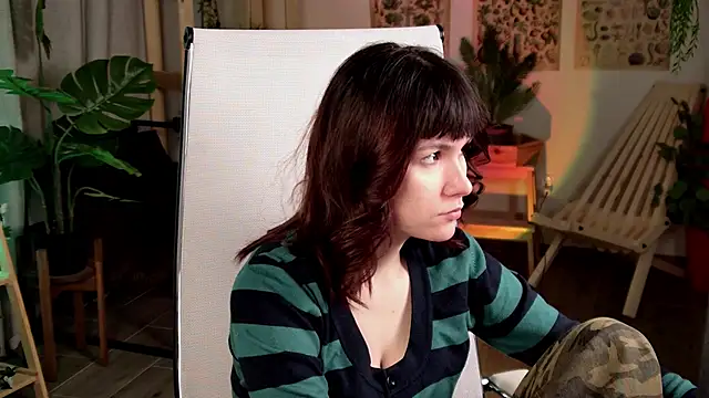 Snapshot of RickiOwens chatting on 12/15/25, 06:41 RickiOwens online show from 12/15/25, 06:41