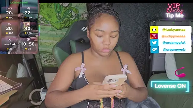 CreamyyAA online show from 04/27/26, 08:18