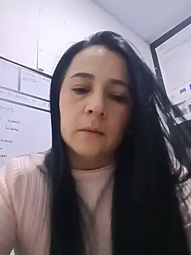 Snapshot of Sex_Annie chatting on 06/24/26, 04:22 Sex Annie online show from 06/24/26, 04:22