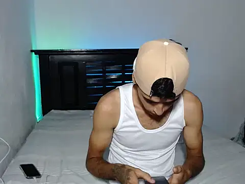 Snapshot of striabrahamm chatting on 11/27/25, 02:50 striabrahamm online show from 11/27/25, 02:50