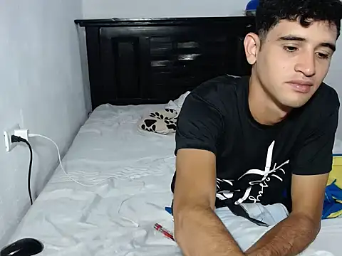 Snapshot of striabrahamm chatting on 11/24/25, 02:33 striabrahamm online show from 11/24/25, 02:33