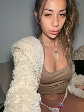 Snapshot of Badcrystal chatting on 02/05/26, 10:22 Badcrystal online show from 02/05/26, 10:22