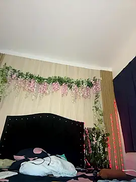 Snapshot of ArielleMillerr- chatting on 01/17/26, 06:22 ArielleMillerr- online show from 01/17/26, 06:22