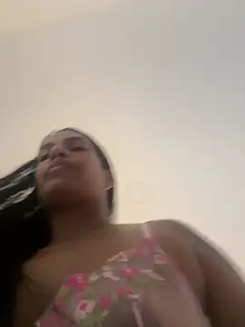 Snapshot of ArielleMillerr- chatting on 02/09/26, 05:55 ArielleMillerr- online show from 02/09/26, 05:55