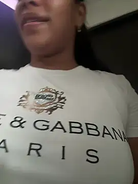 ArielleMillerr- online show from 04/06/26, 06:42