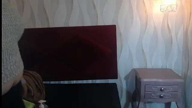 Snapshot of danna_garza chatting on 12/14/25, 04:40 danna garza online show from 12/14/25, 04:40