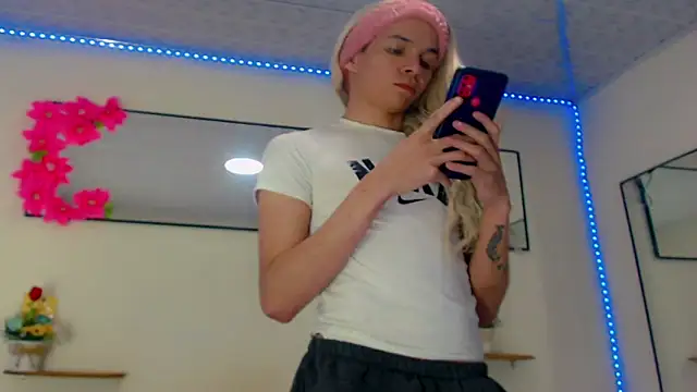 Karla hot777 online show from 05/04/26, 12:41