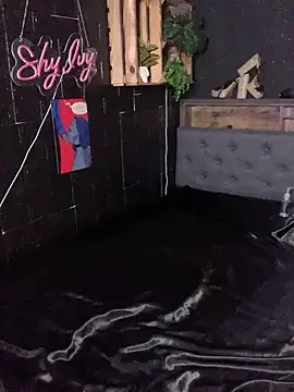 Shy-Ivy online show from 04/21/26, 08:37