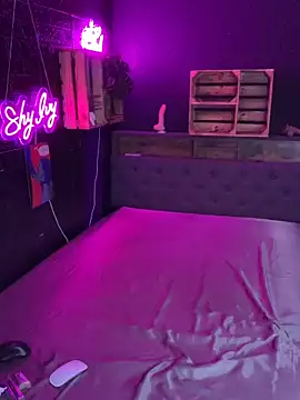 Shy-Ivy online show from 12/04/25, 09:36