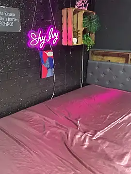 Shy-Ivy online show from 01/14/26, 11:19