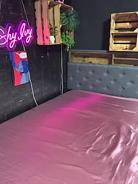 Shy-Ivy online show from 01/11/26, 10:49