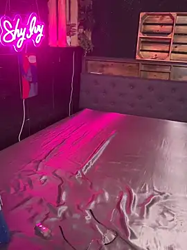 Shy-Ivy online show from 12/14/25, 10:59