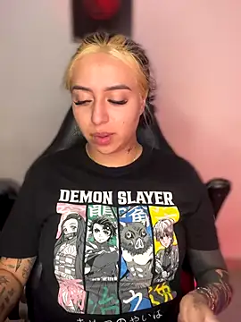 VeloraVyxen  online show from 12/05/25, 03:05