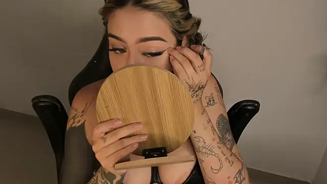 VeloraVyxen  online show from 03/07/26, 01:27