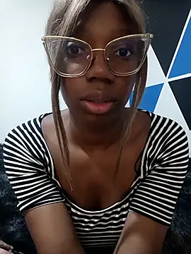 Snapshot of interracialhot chatting on 12/04/25, 01:10 interracialhot online show from 12/04/25, 01:10