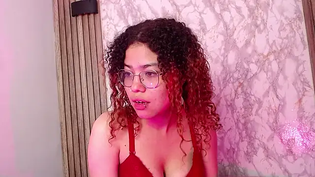 Annie Chers online show from 11/18/25, 04:16