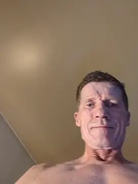 Snapshot of davedonny093 chatting on 11/22/25, 11:31 davedonny093 online show from 11/22/25, 11:31