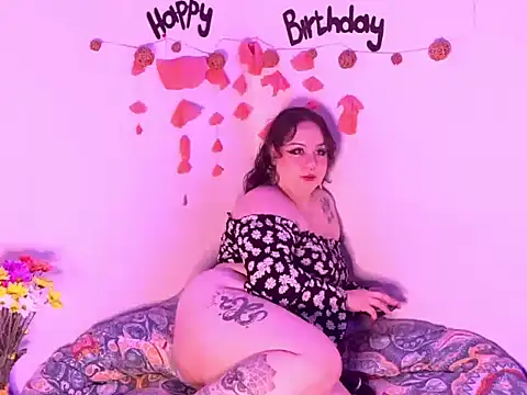 Snapshot of kathleenCosmicVice chatting on 06/20/26, 01:43 kathleenCosmicVice online show from 06/20/26, 01:43