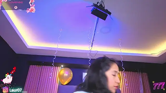 Lauroberts7 online show from 03/10/26, 03:43