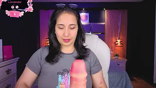 Lauroberts7 online show from 02/16/26, 07:34