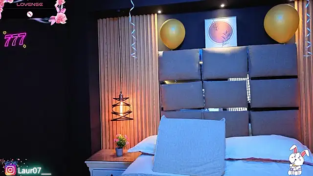 Lauroberts7 online show from 03/20/26, 03:51