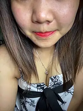 Snapshot of Sunset-yll chatting on 04/30/26, 08:57 Sunset-yll online show from 04/30/26, 08:57