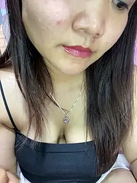 Snapshot of Sunset-yll chatting on 07/09/26, 04:35 Sunset-yll online show from 07/09/26, 04:35