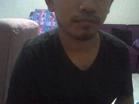 Snapshot of chikis_18 chatting on 11/25/25, 03:07 chikis 18 online show from 11/25/25, 03:07