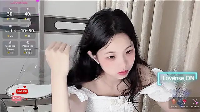 Snapshot of bunny-- chatting on 03/23/26, 01:33 bunny-- online show from 03/23/26, 01:33