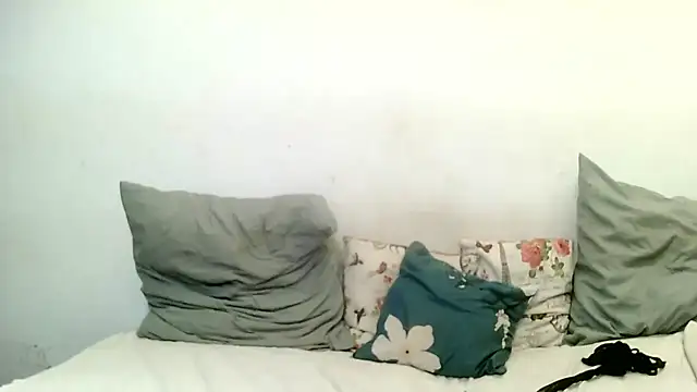BrunetteNaomi8 online show from 05/15/26, 08:29