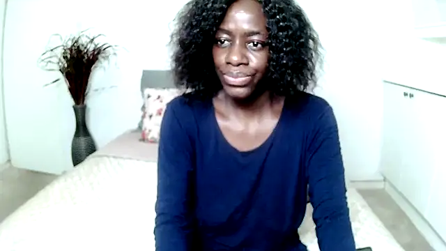 BrunetteNaomi8 online show from 03/06/26, 08:37