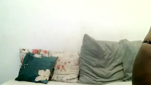 BrunetteNaomi8 online show from 05/14/26, 07:44