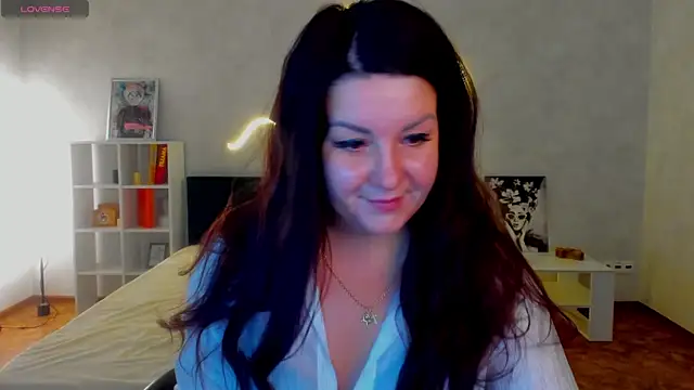 still  her online show from 11/27/25, 01:06