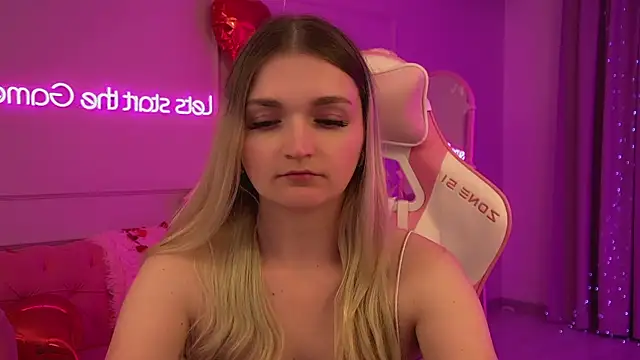 Snapshot of AnnyRaii chatting on 02/13/26, 06:30 AnnyRaii online show from 02/13/26, 06:30