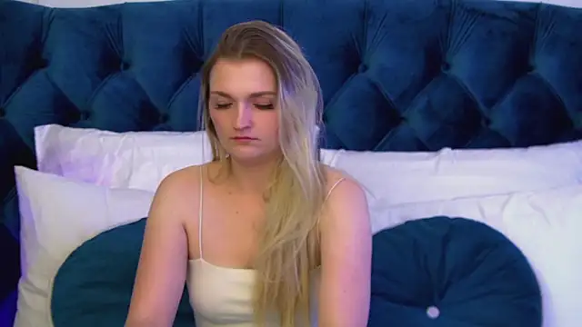 Snapshot of AnnyRaii chatting on 02/17/26, 06:22 AnnyRaii online show from 02/17/26, 06:22