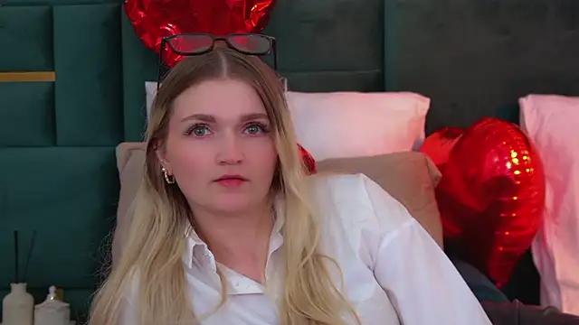 Snapshot of AnnyRaii chatting on 02/14/26, 06:08 AnnyRaii online show from 02/14/26, 06:08