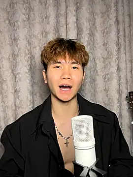 Snapshot of Juhone chatting on 11/19/25, 07:08 Juhone online show from 11/19/25, 07:08