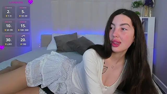 LiraRevery online show from 04/13/26, 11:09