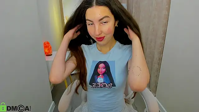 LiraRevery online show from 12/05/25, 12:21