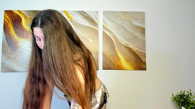 LiraRevery online show from 11/25/25, 03:29