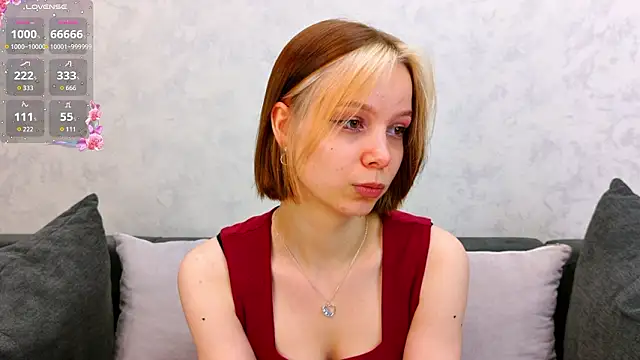 Snapshot of UmbraVelour chatting on 02/13/26, 03:45 UmbraVelour online show from 02/13/26, 03:45