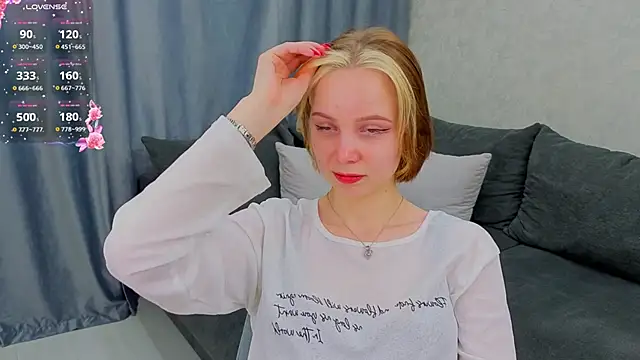 Snapshot of UmbraVelour chatting on 02/03/26, 01:05 UmbraVelour online show from 02/03/26, 01:05