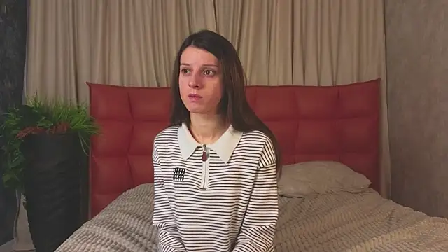 VelvetNyxen online show from 12/17/25, 02:55