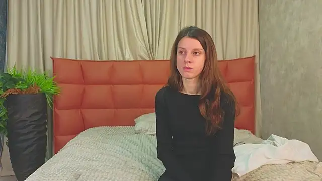 VelvetNyxen online show from 12/18/25, 02:43