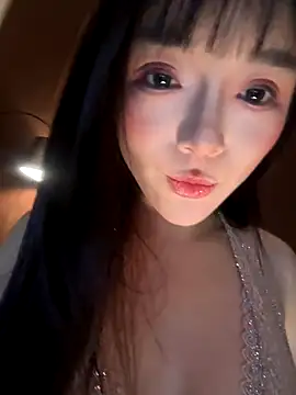 Snapshot of mammam520 chatting on 11/30/25, 01:23 mammam520 online show from 11/30/25, 01:23