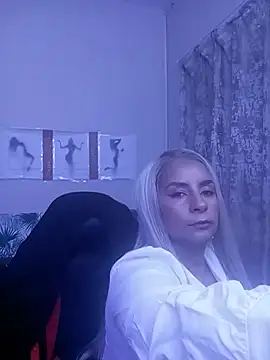 Snapshot of LaReineCleo chatting on 06/30/26, 10:37 LaReineCleo online show from 06/30/26, 10:37